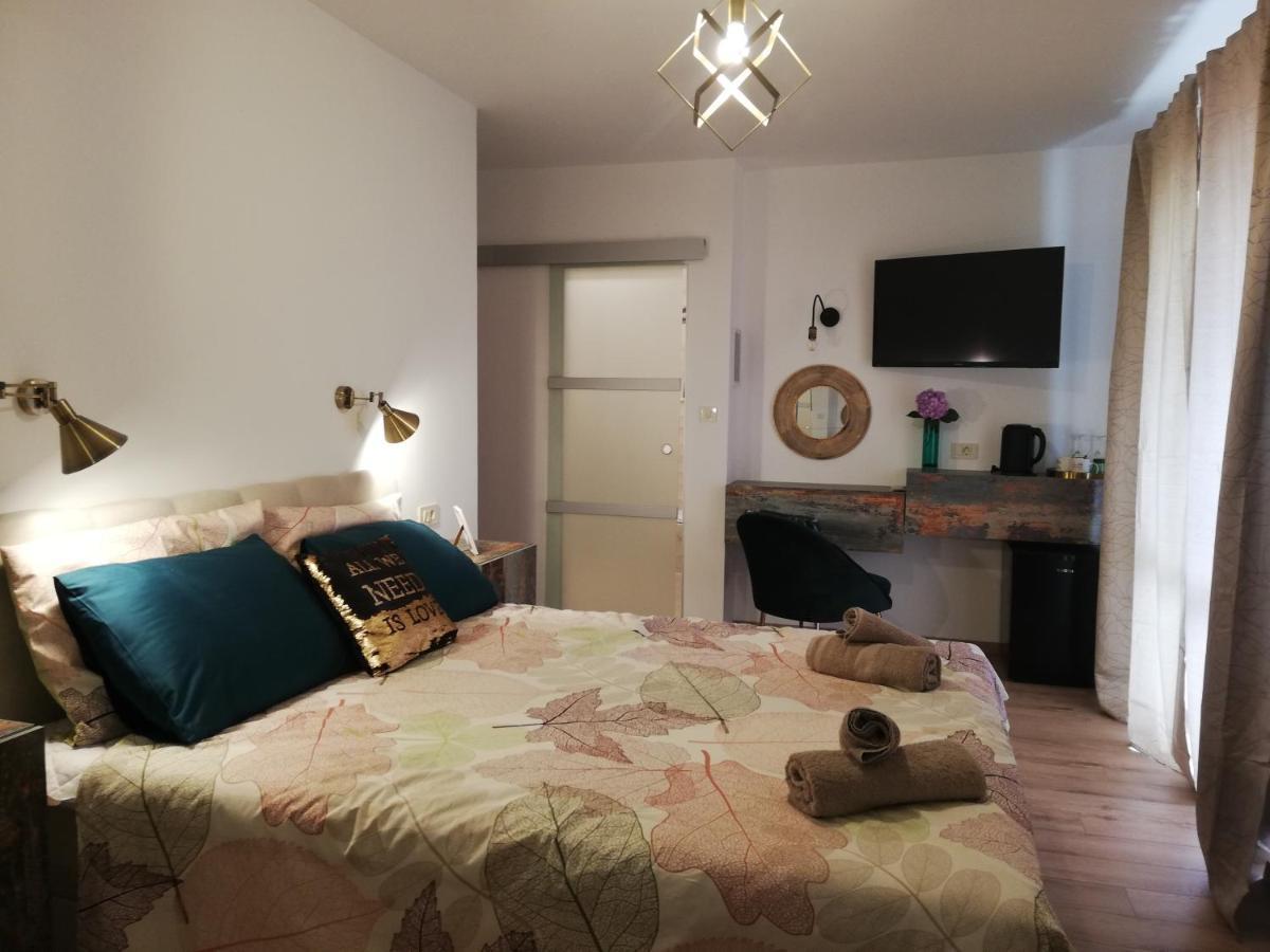 Riviera Rooms And Apartments Palit Buitenkant foto