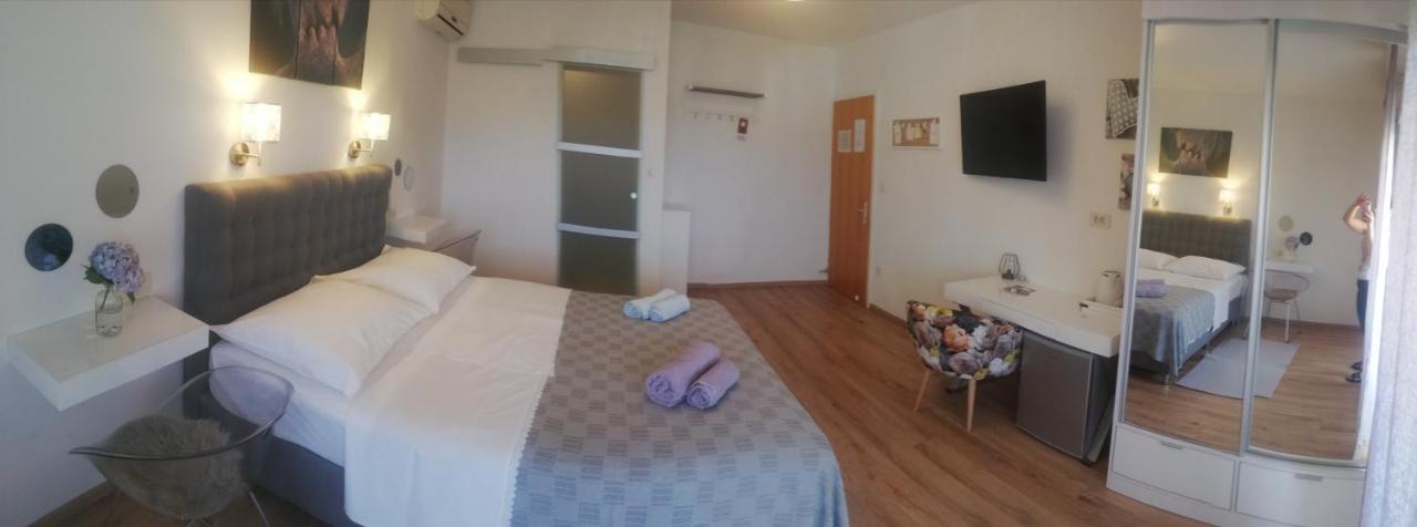 Riviera Rooms And Apartments Palit Buitenkant foto